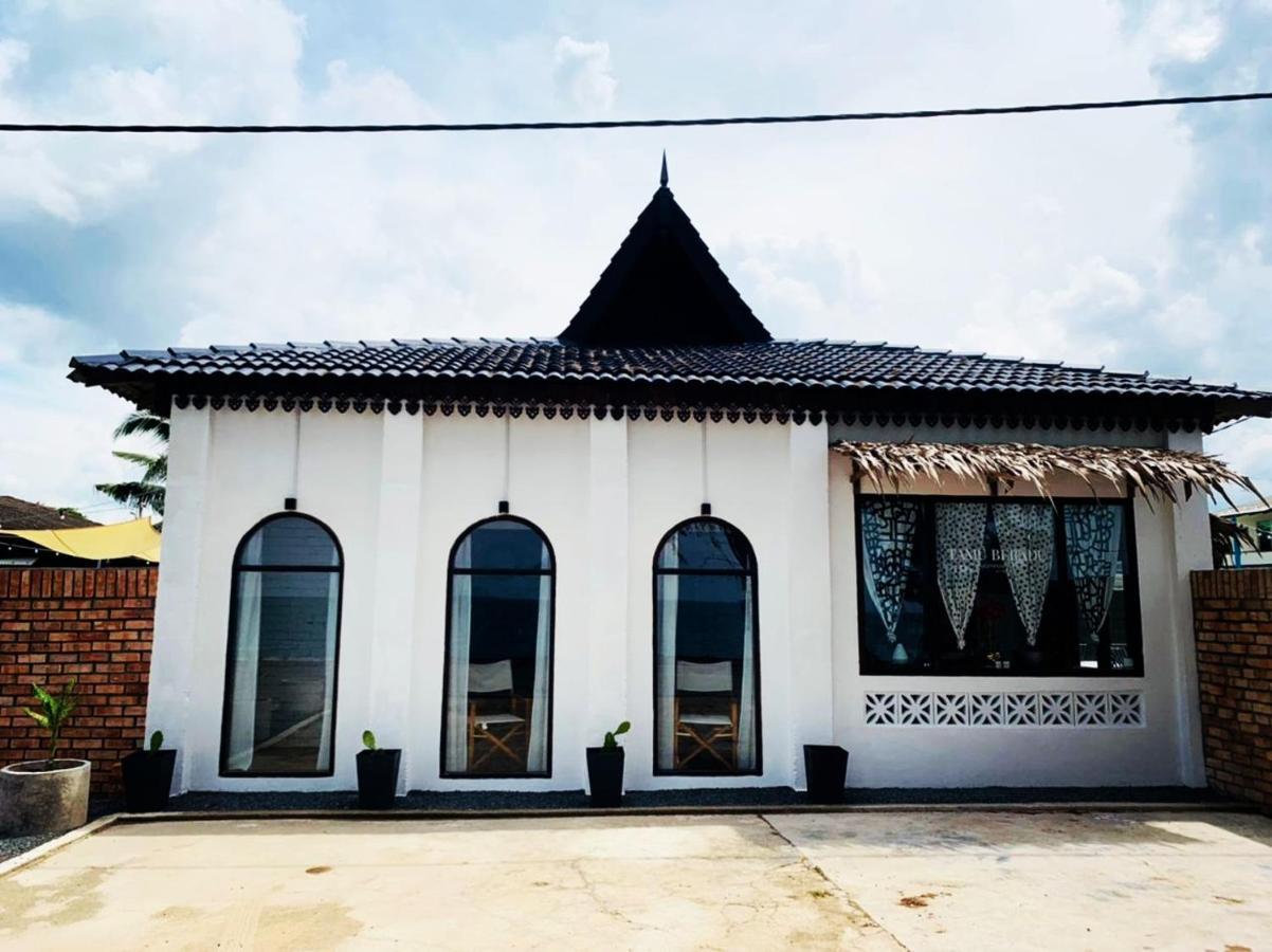 Tamu Beradu Guesthouse Dungun Bagian luar foto